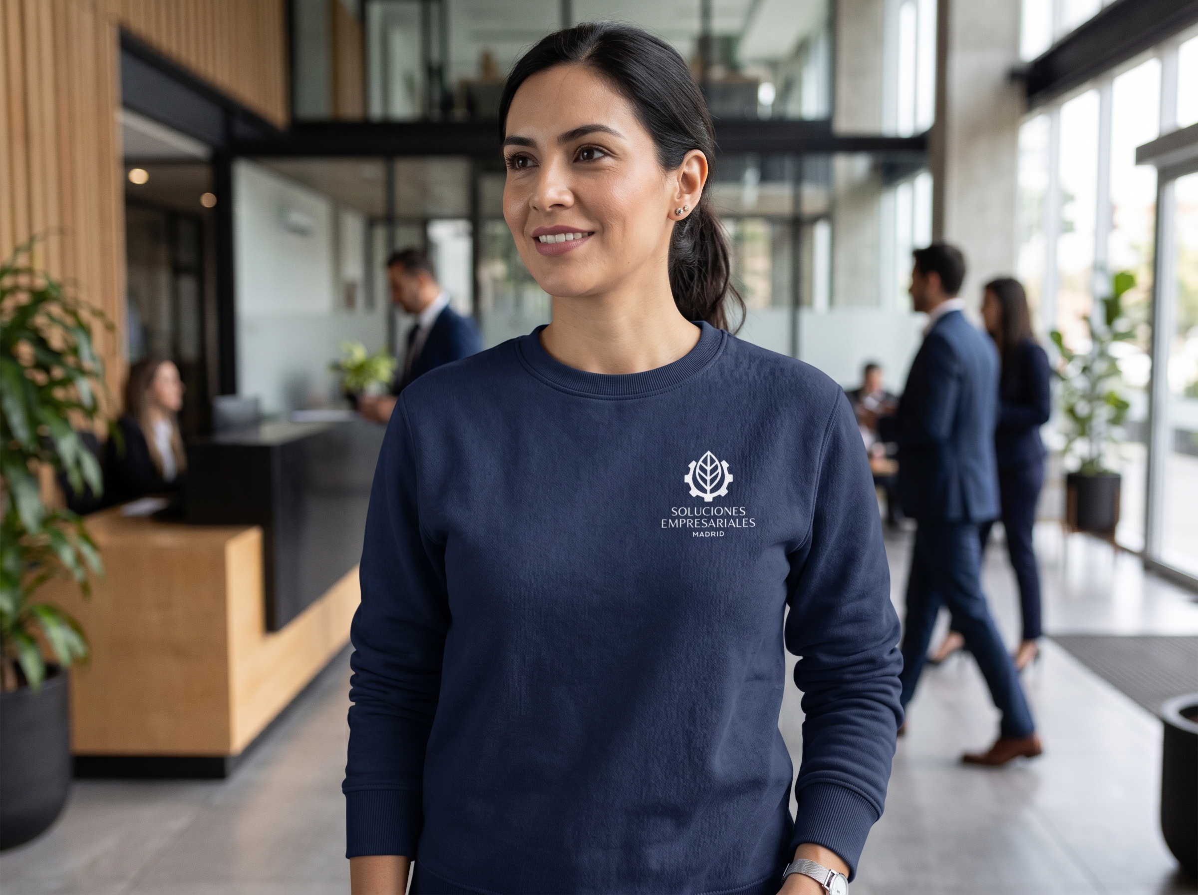 Serigrafía en pecho izquierdo sobre sudadera personalizada